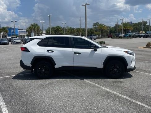 Used 2025 Toyota RAV4 XLE w/ Convenience Package FWD image 6