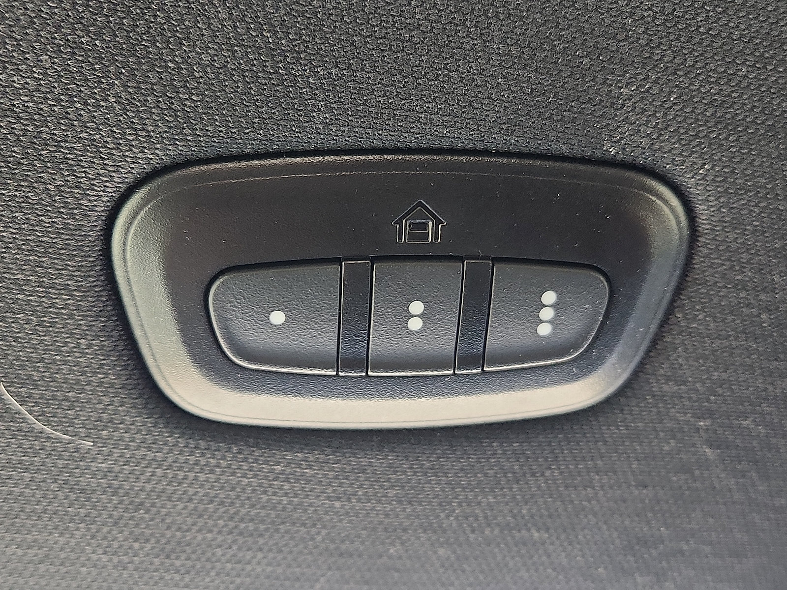 Used 2025 RAM 1500 Laramie AWD/4WD image 18