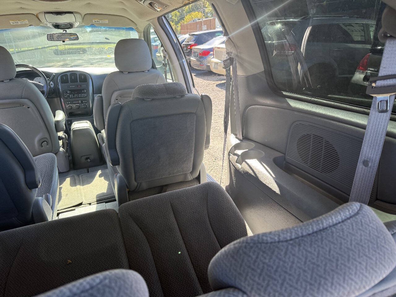 Used 2006 Dodge Grand Caravan SXT FWD image 22
