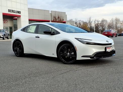 New 2026 Toyota Prius AWD image 2