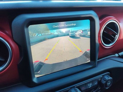 Used 2020 Jeep Gladiator Rubicon image 11