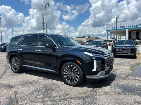 Used 2023 Hyundai Palisade Calligraphy FWD image 1