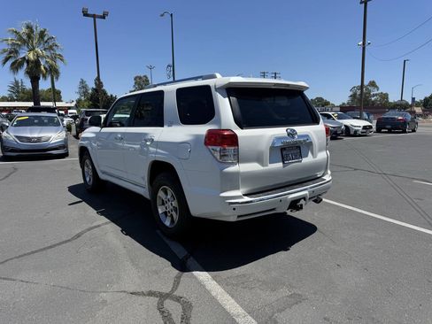 Used 2011 Toyota 4Runner SR5 w/ Convenience Pkg RWD image 4