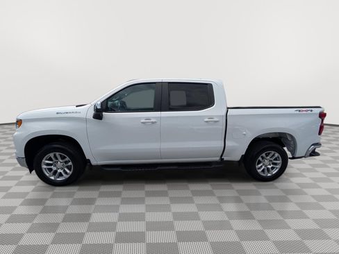 Used 2023 Chevrolet Silverado 1500 LT AWD/4WD image 2
