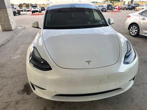 Used 2024 Tesla Model Y Long Range AWD/4WD image 25