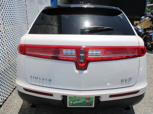 Used 2018 Lincoln MKT AWD w/ Technology Package image 5