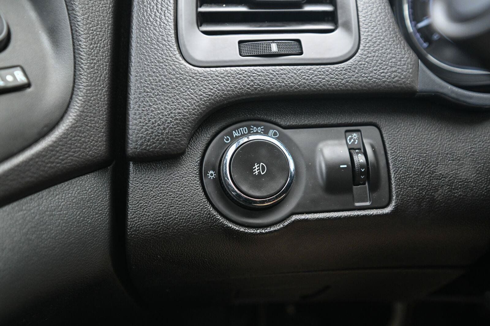 Used 2016 Buick Regal Premium FWD image 47
