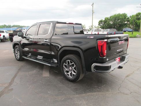 Used 2022 GMC Sierra 1500 SLT w/ SLT Premium Plus Package AWD/4WD image 10