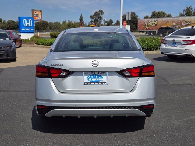 Used 2025 Nissan Altima 2.5 SV FWD image 5