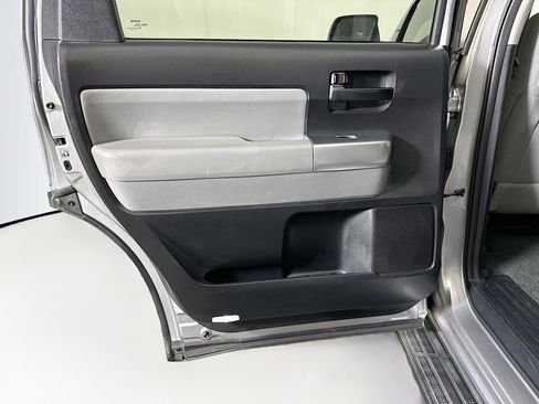 Used 2018 Toyota Sequoia SR5 w/ Carpet Cargo Mat Package image 26