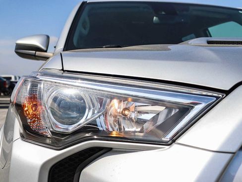 Used 2024 Toyota 4Runner TRD Off-Road image 9