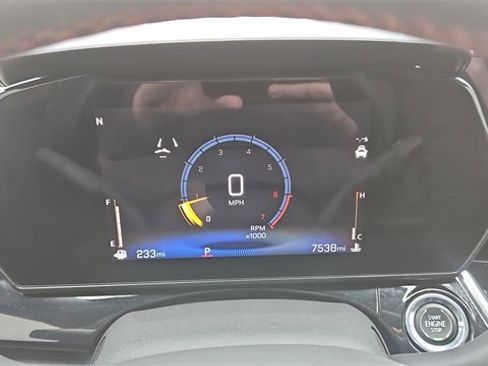 Used 2024 Chevrolet Trax RS w/ Sunroof Package image 9