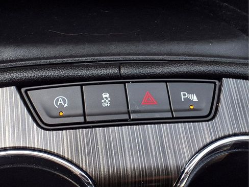 Used 2023 GMC Acadia SLT w/ Technology Package AWD/4WD image 21