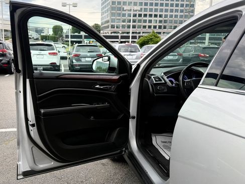 Used 2012 Cadillac SRX Luxury AWD/4WD image 9