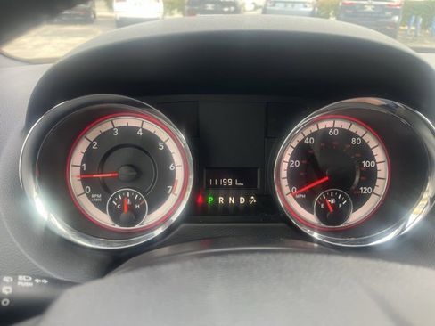 Used 2018 Dodge Grand Caravan SXT image 17