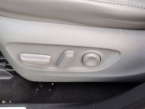 Certified 2020 Toyota Highlander Limited image 13