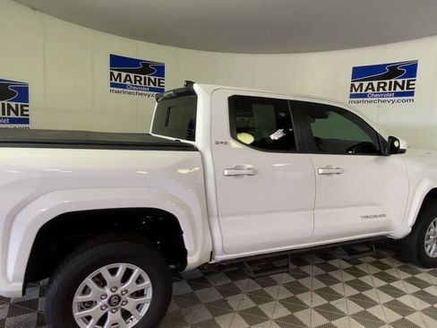 Used 2024 Toyota Tacoma SR5 w/ SR5 Upgrade Package AWD/4WD image 2
