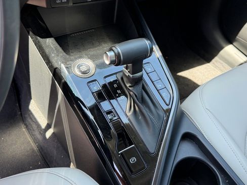 Certified 2023 Kia Niro EX FWD image 8