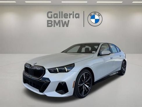 New 2027 BMW 530i w/ M Sport Package RWD image 1