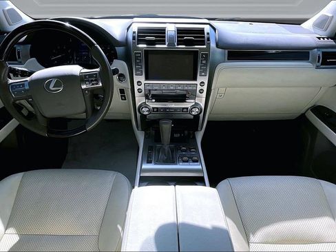 Used 2018 Lexus GX 460 Luxury w/ Preferred Accessory Package AWD/4WD image 7