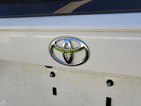Used 2024 Toyota RAV4 XLE w/ Convenience Package FWD image 30
