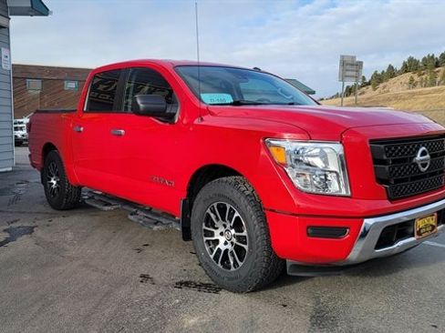 Used 2021 Nissan Titan SV w/ Accessory Utility Package image 3