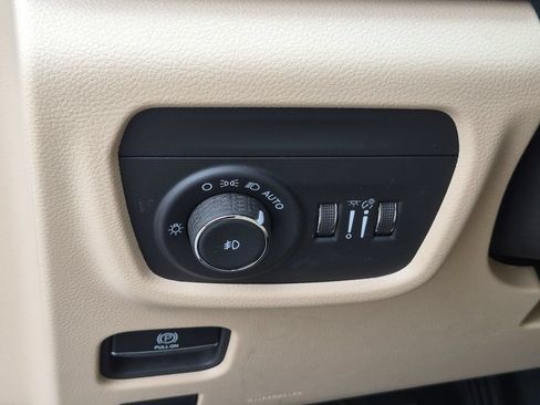 Used 2023 Jeep Grand Cherokee L Limited AWD/4WD image 15