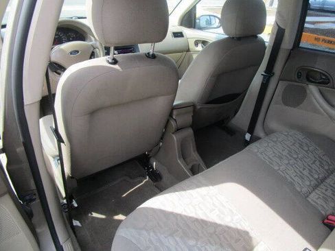 Used 2005 Ford Focus SE image 30