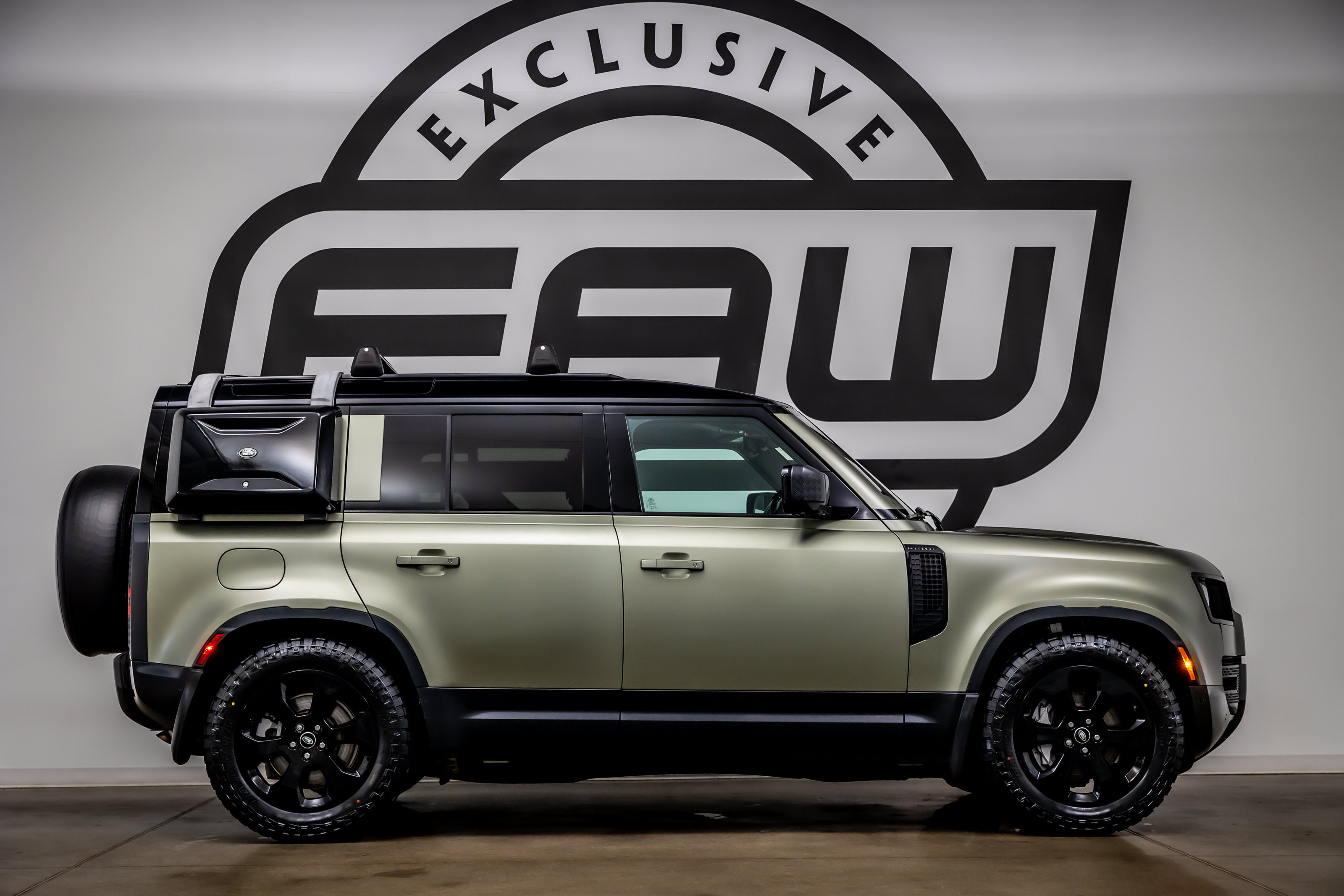Used 2020 Land Rover Defender 110 HSE AWD/4WD image 9