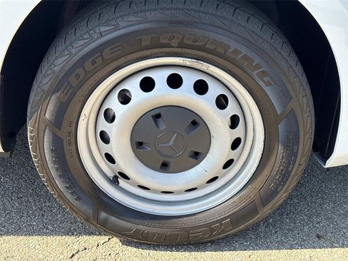 Used 2023 Mercedes-Benz Metris image 8