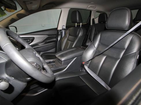 Used 2024 Nissan Murano SV w/ SV Midnight Edition Package image 4