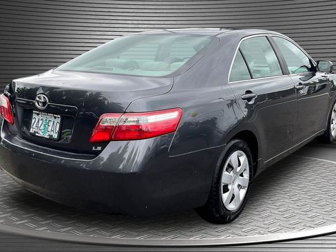 Used 2009 Toyota Camry LE FWD image 6