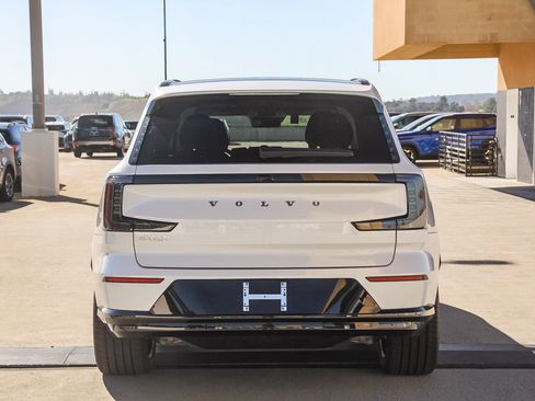 New 2025 Volvo EX90 Plus image 7