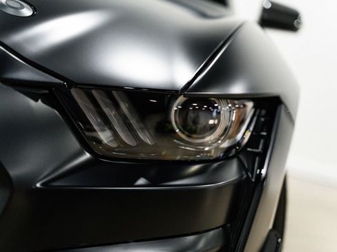 Used 2022 Ford Mustang Shelby GT500 w/ Carbon Fiber Track Pack image 95