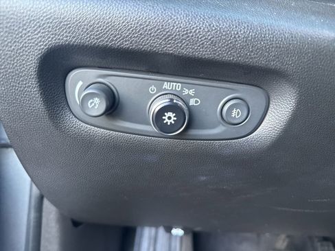 Certified 2019 Chevrolet Traverse LT w/ LT Premium Package image 20