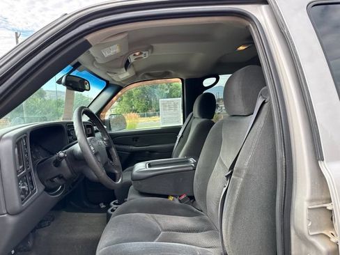 Used 2004 Chevrolet Silverado 2500 LS AWD/4WD image 18