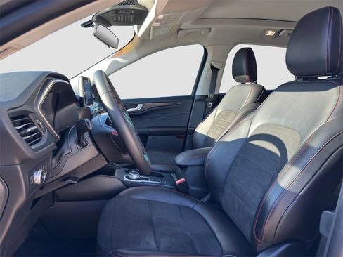 Used 2022 Ford Escape SEL w/ Equipment Group 302A image 6