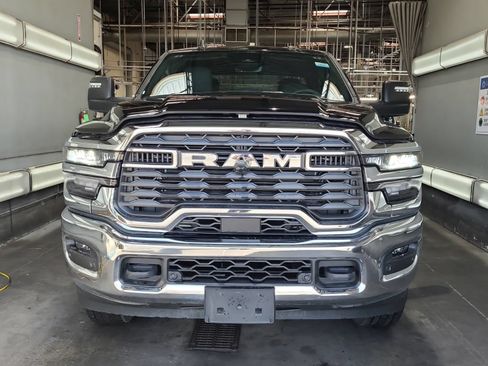 Used 2025 RAM 2500 Big Horn AWD/4WD image 5