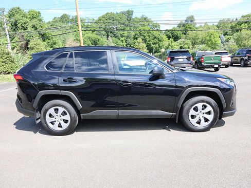 Used 2021 Toyota RAV4 LE AWD/4WD image 8