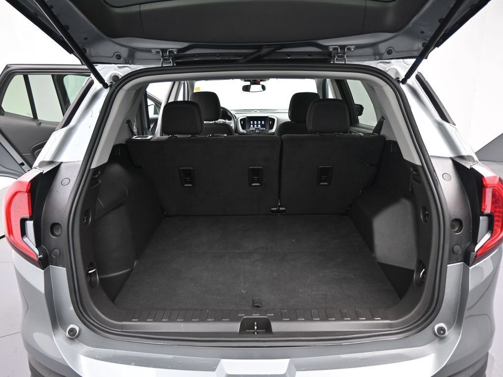 Used 2024 GMC Terrain SLE AWD/4WD image 24