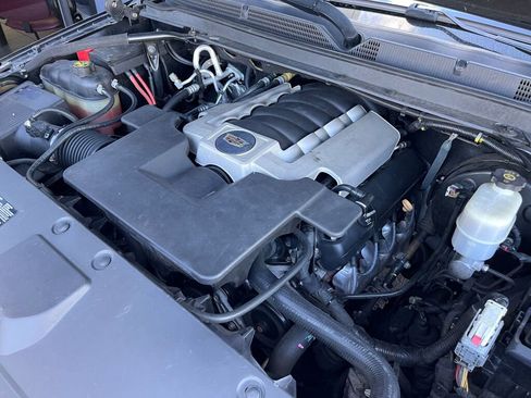 Used 2019 Cadillac Escalade ESV Premium Luxury image 38