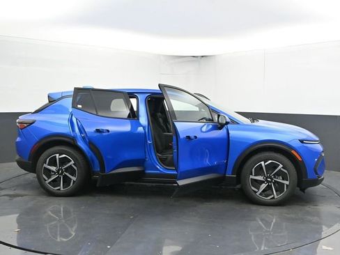 New 2026 Chevrolet Equinox EV LT image 54