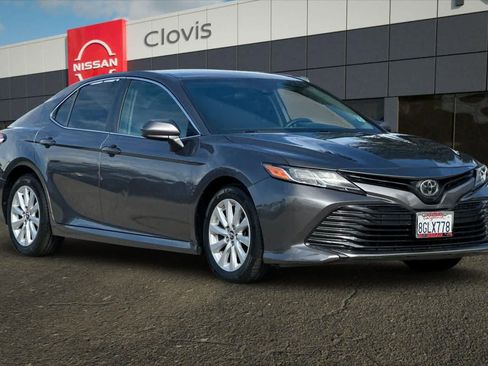 Used 2018 Toyota Camry LE FWD image 10