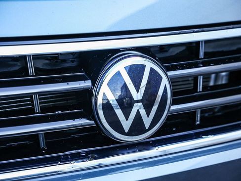 Used 2022 Volkswagen Tiguan SE R-Line image 15