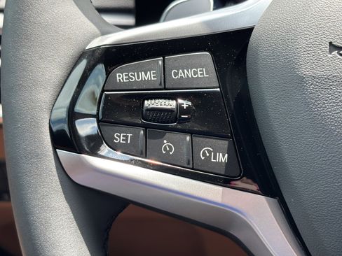 Used 2025 BMW 330i xDrive Sedan w/ Convenience Package image 20