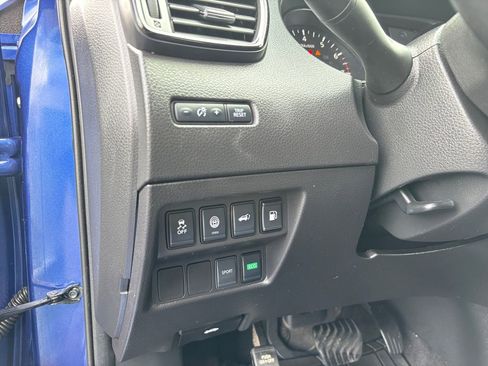 Used 2020 Nissan Rogue SV FWD image 20