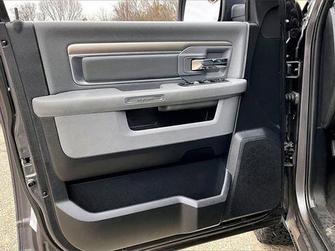 Used 2017 RAM 1500 Classic SLT image 16