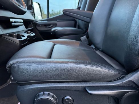 Used 2021 Mercedes-Benz Sprinter 3500 image 24