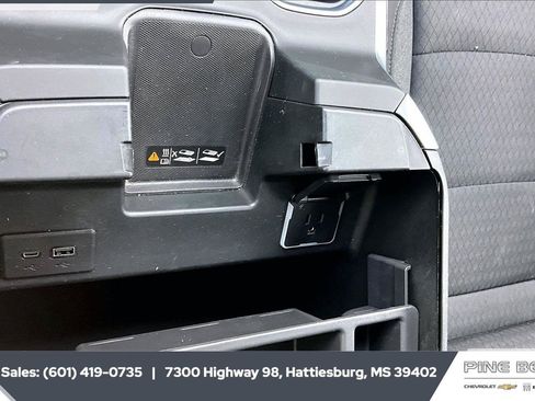 Used 2025 Chevrolet Silverado 1500 RST w/ Z71 Off-Road Package AWD/4WD image 24