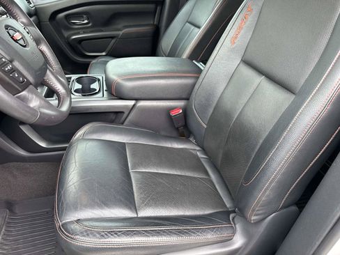 Used 2022 Nissan Titan PRO-4X w/ Pro-4x Convenience Package image 21